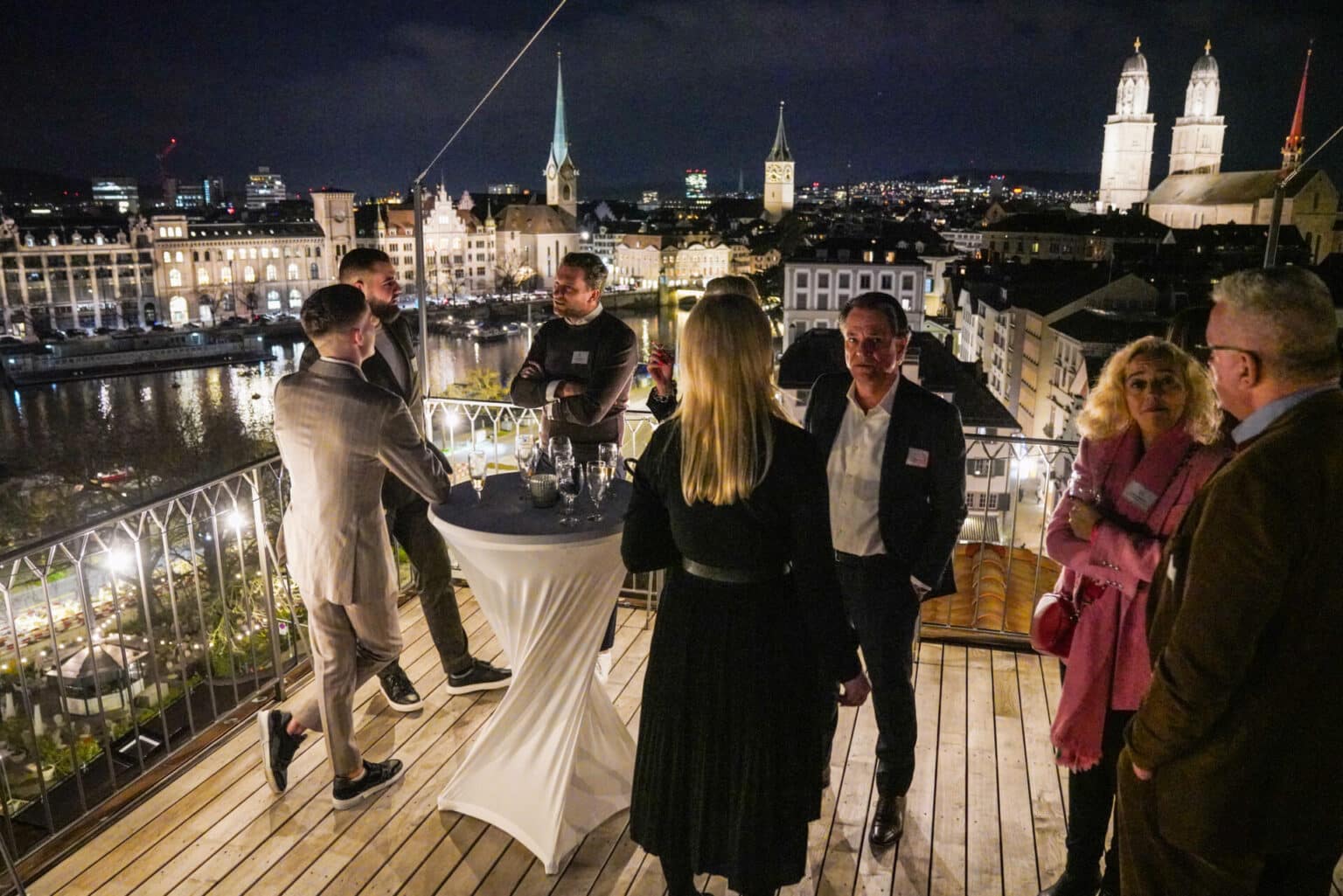 Stand-up reception on the roof terrace at the Satellite Office Zürcherhof