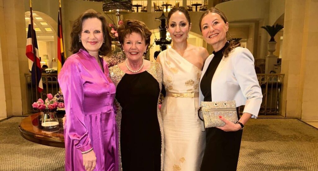 Frauenpower: Künstlerin Petra Becker, Satellite Office CEO Anita Gödiker, Stylistin Laila Hamidi und Winzerin Maike Heil